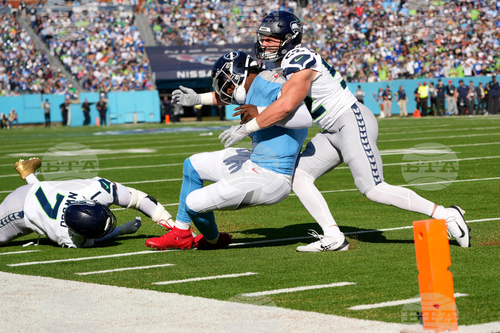 Seahawks Titans Football