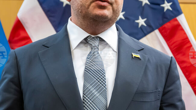 Водещ сътрудник на Зеленски заяви, че той няма да предаде територия на Русия