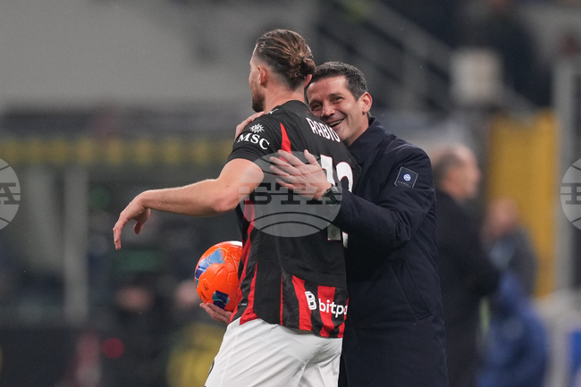 Адриен Рабио се надява, че вратарят Майк Менян ще поднови договора си с Милан