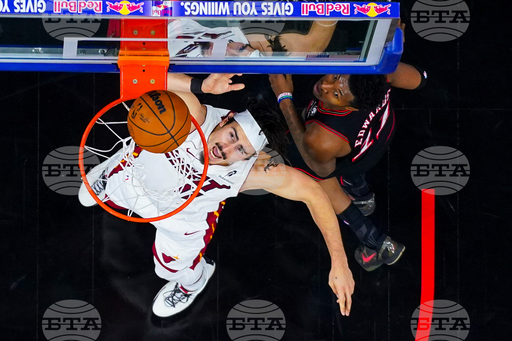 Heat 76ers Basketball