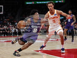 Hornets Hawks Basketball