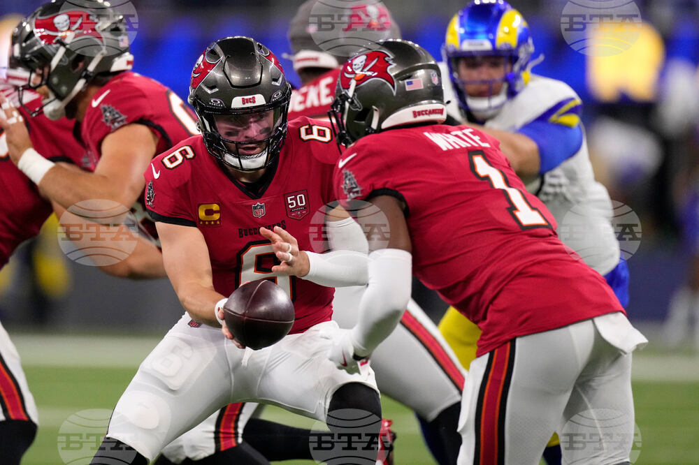 Buccaneers Rams Football