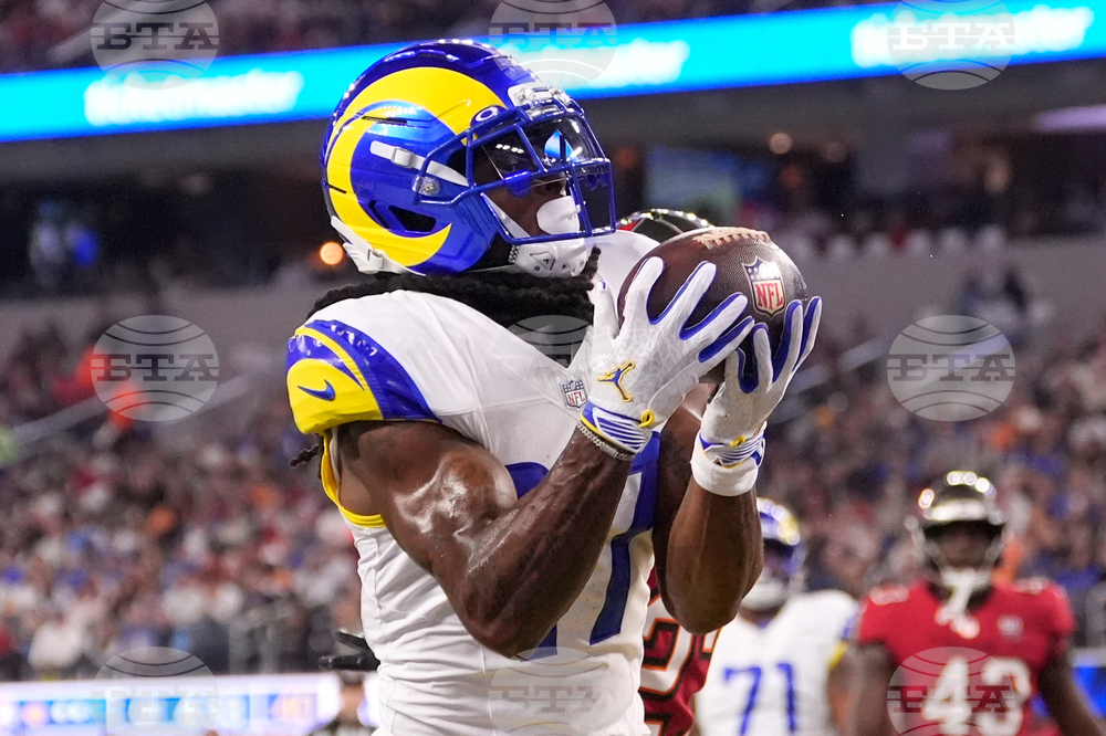 Buccaneers Rams Football