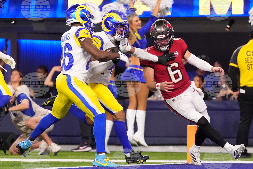 Buccaneers Rams Football