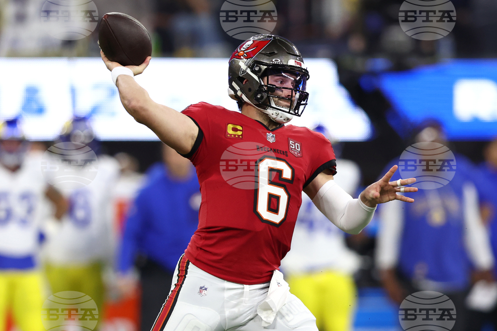 Buccaneers Rams Football