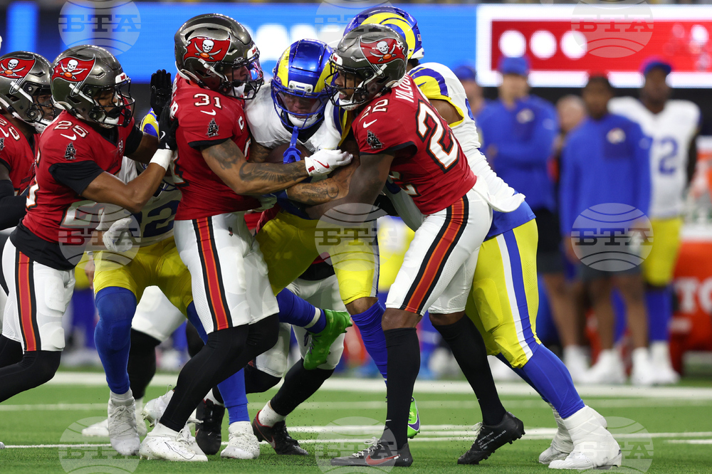 Buccaneers Rams Football