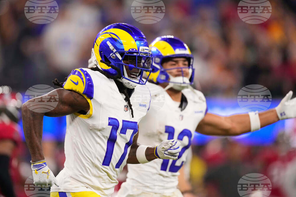 Buccaneers Rams Football