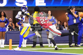 Buccaneers Rams Football