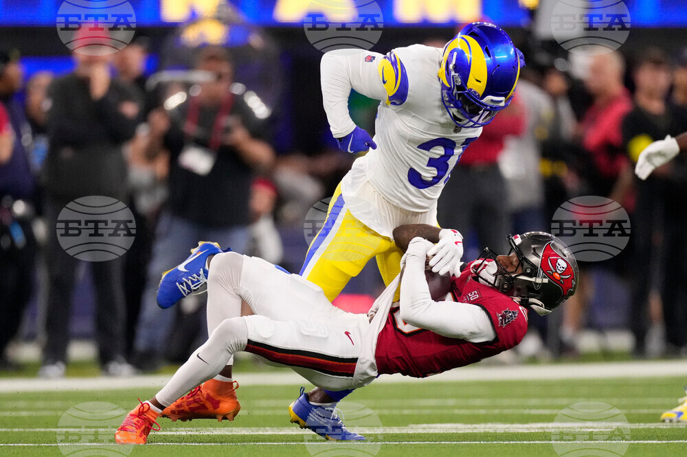 APTOPIX Buccaneers Rams Football