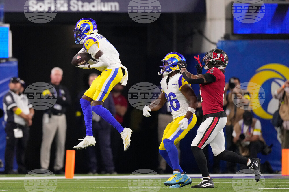 Buccaneers Rams Football