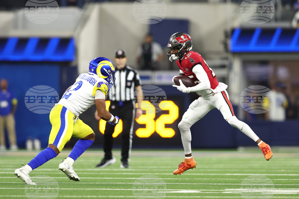 Buccaneers Rams Football