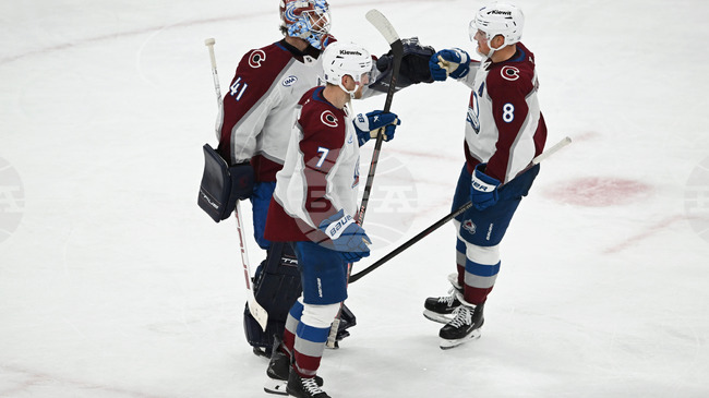 Кейл Макар отбеляза единствения гол и Колорадо Аваланш надви Чикаго Блекхоукс в НХЛ