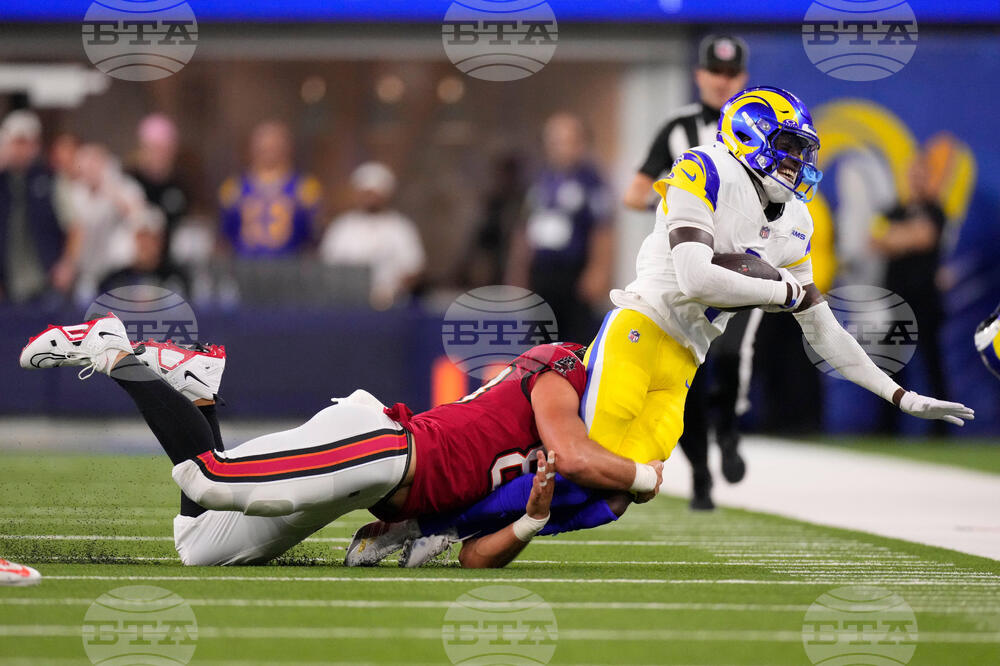 Buccaneers Rams Football