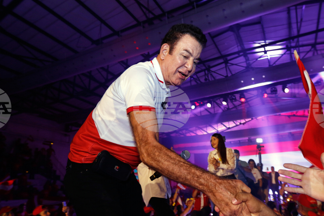 Кандидат за президент на Хондурас заяви, че на изборите е имало измами, след като подкрепен от Тръмп кандидат поведе 