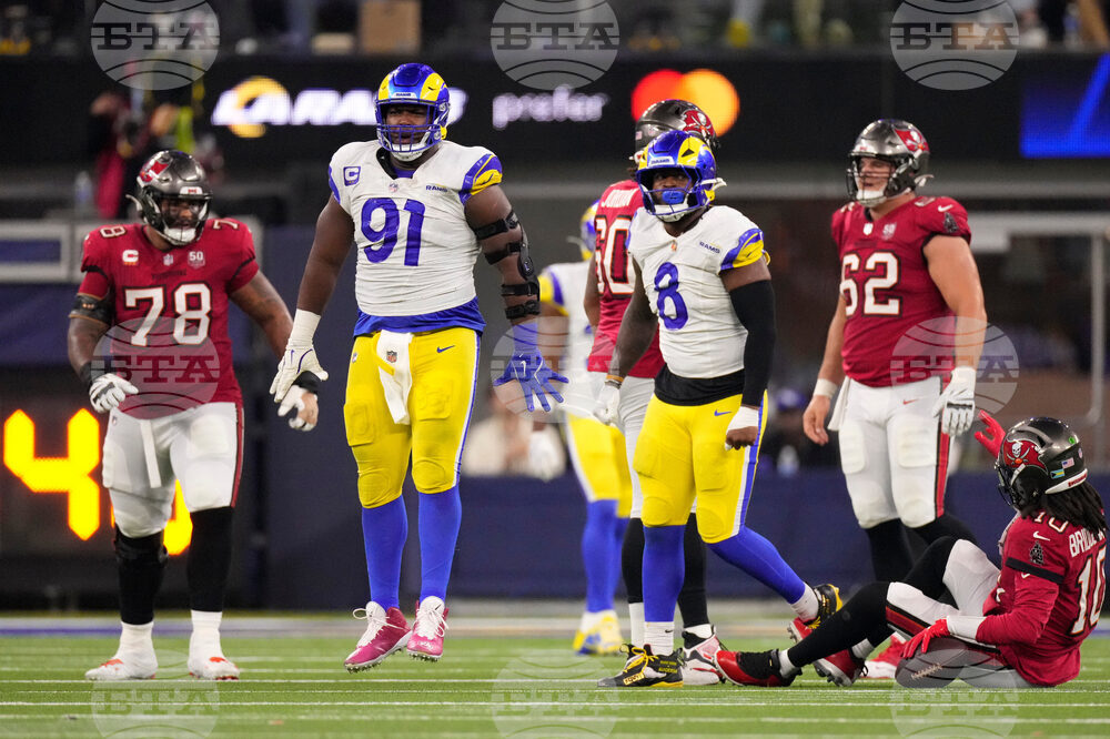 Buccaneers Rams Football