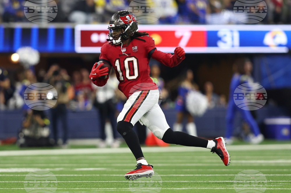 Buccaneers Rams Football