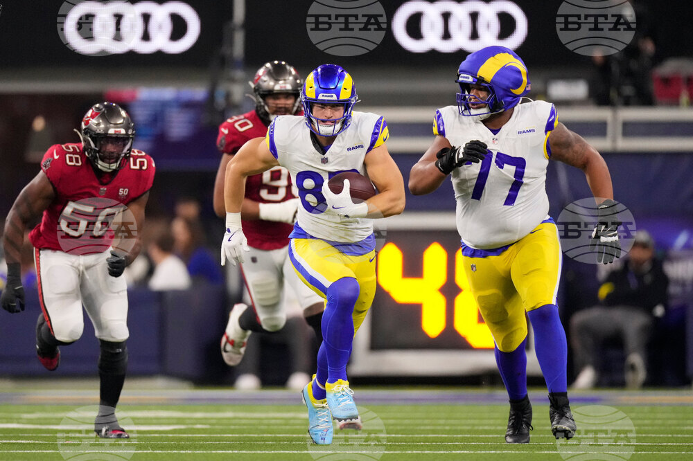 Buccaneers Rams Football