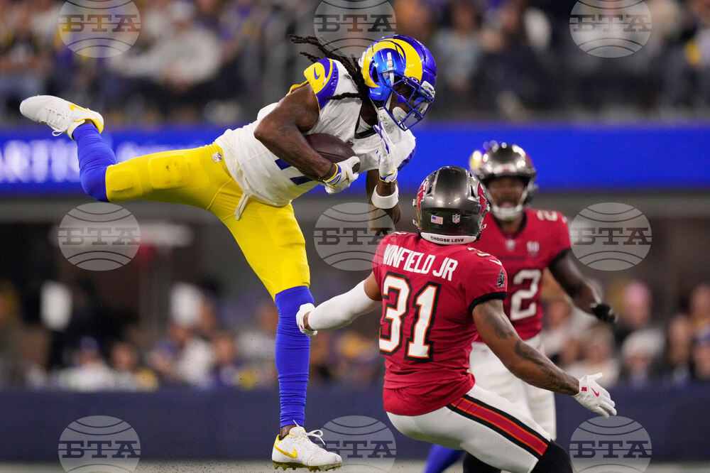 Buccaneers Rams Football