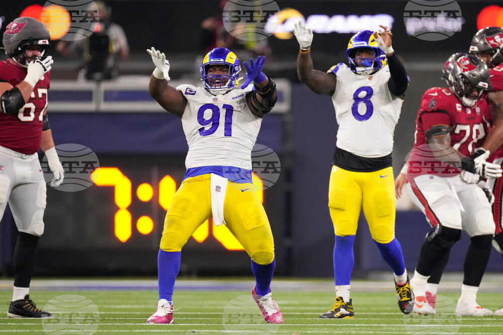 Buccaneers Rams Football