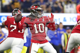 Buccaneers Rams Football