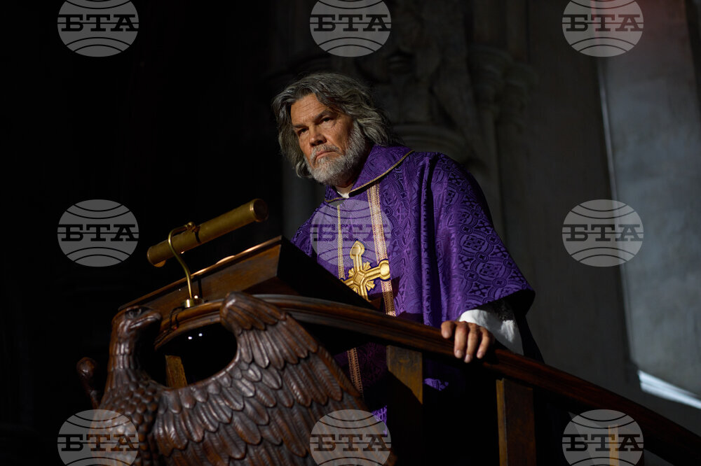 Film Review - Wake Up Dead Man: A Knives Out Mystery