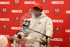 Buccaneers Rams Football