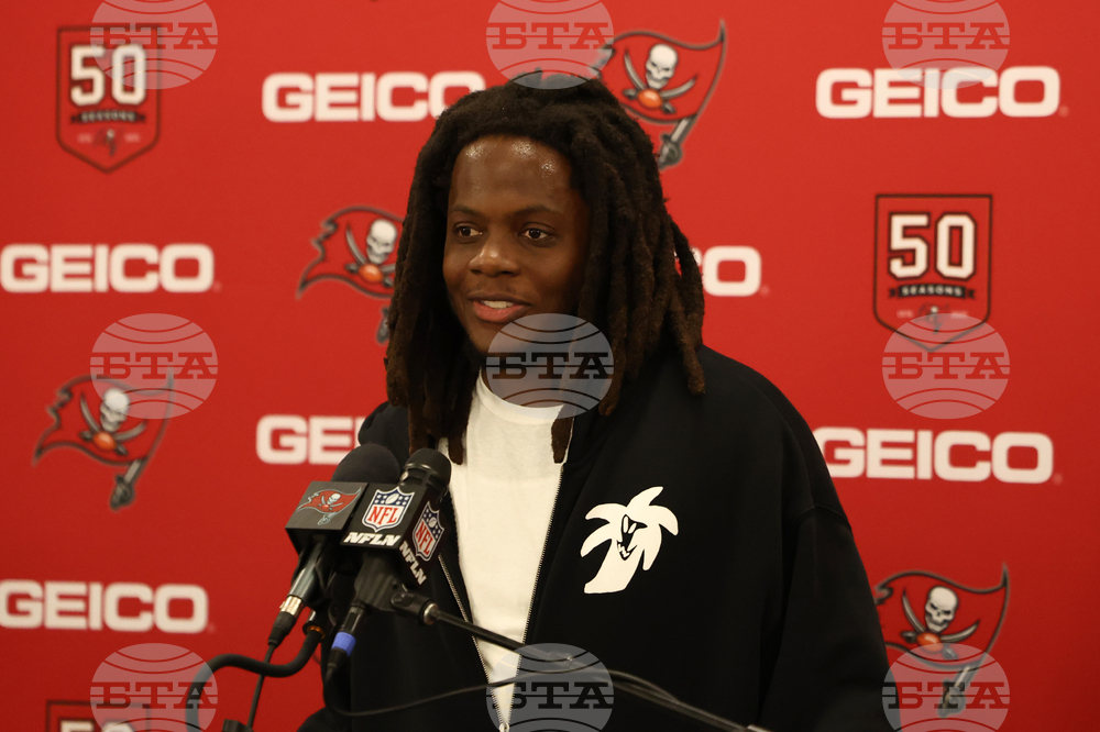 Buccaneers Rams Football