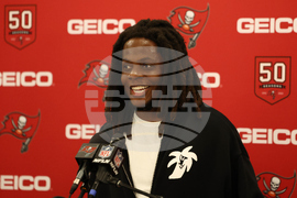 Buccaneers Rams Football