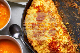 Food-Thanksgiving-Cheddar Cornbread