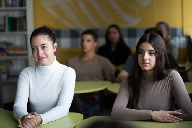  Фондация „Езиковата Сливен“ предоставя пет стипендии по 1000 лева