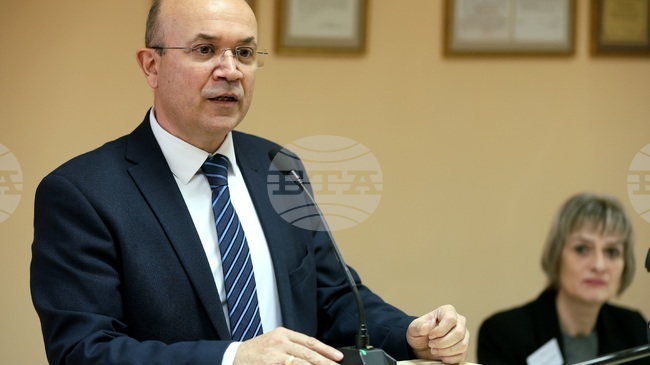 БФБ се бори данък дивидент да не се повишава поне за публичните компании у нас, каза изпълнителният директор Маню Моравенов