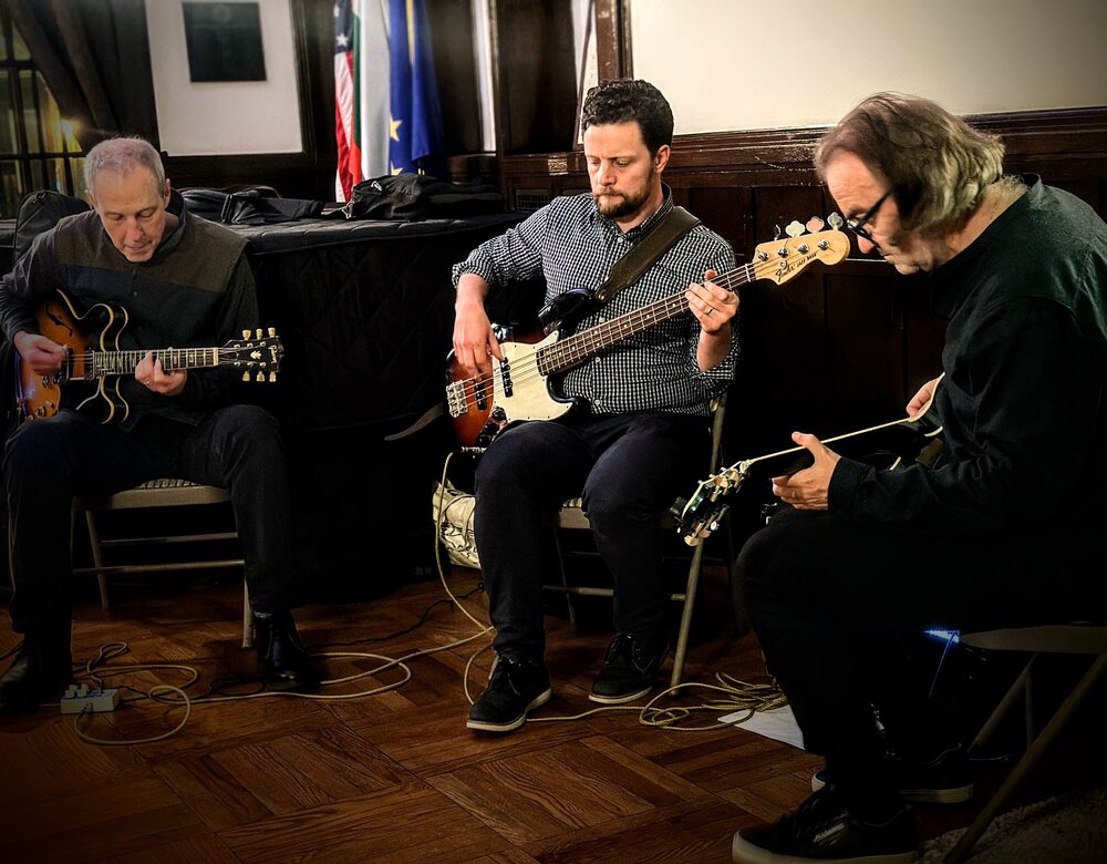 Генералното консулство на България в Ню Йорк бе домакин на събитие, организирано от професора по психиатрия, художник и музикант Илиян Иванов