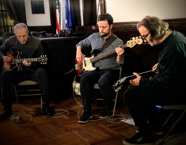 Генералното консулство на България в Ню Йорк бе домакин на събитие, организирано от професора по психиатрия, художник и музикант Илиян Иванов