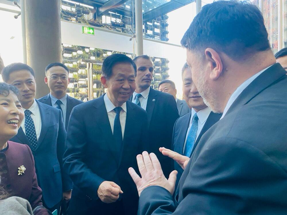 Заявяваме готовност да надграждаме и да задълбочаваме връзките между българския и китайския народ, заяви вицепремиерът Атанас Зафиров