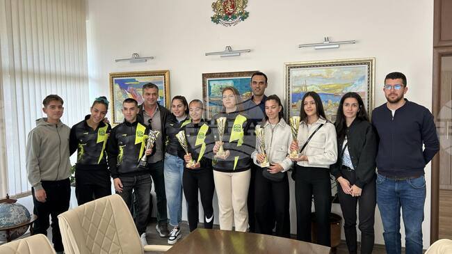 Комисията по плажен волейбол награди държавните шампиони за сезона