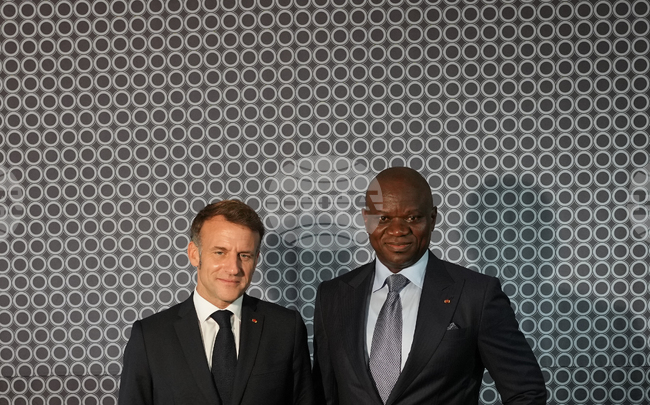 Макрон приключи държавното си посещение в Габон