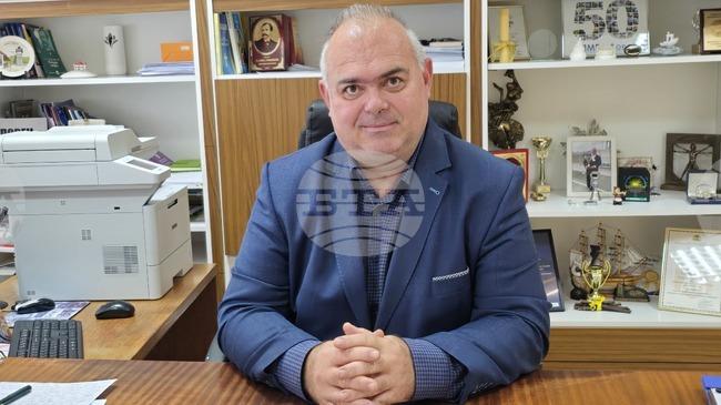 Олимпиадата е първата крачка, която може да те поведе към успеха, каза Венцеслав Георгиев, директор на ППМГ в Ловеч