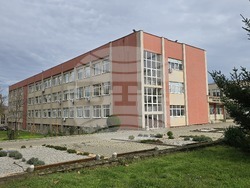 Ловеч - Профилираната природо-математическа гимназия - сграда