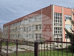 Ловеч - Профилираната природо-математическа гимназия - сграда