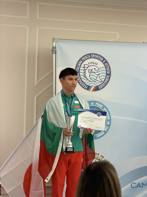 16-годишен българин е световен вицешампион по спортен риболов на пъстърва