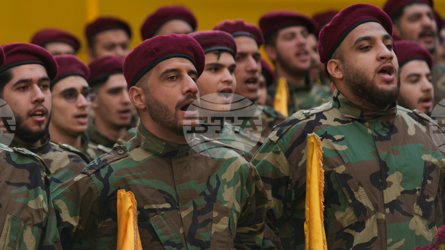 Отмененото решение на Ирак да определи "Хизбула" и хусите като терористични организации може да е знак за края на ерата на милициите, пише арабско издание