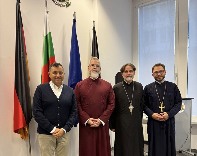 Митрополит Антоний, отец Недялко Калинов и отец Райко Синев посетиха Генералното консулство на България в Мюнхен