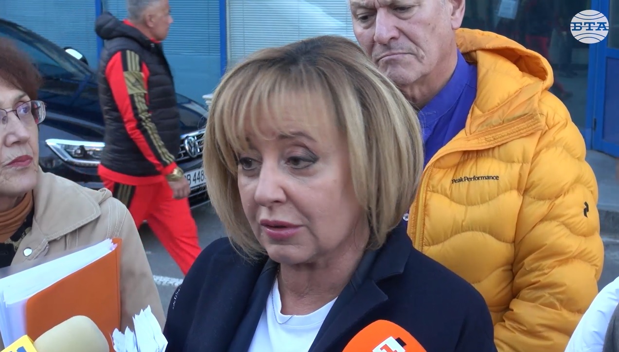 Представители на "Изправи се. БГ" внесоха жалба в Административния съд срещу поскъпването на таксите за паркиране в столицата