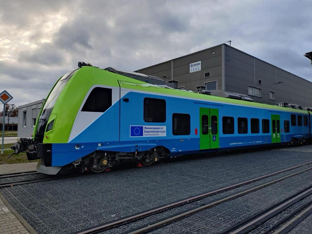 Гроздан Караджов: Първият нов влак „Шкода“ пристига в България през януари 2026 г., от април ще вози пътници 