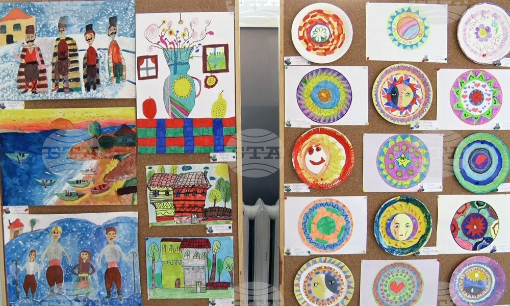 Ямбол - училище „Св. Климент Охридски“ - изложба - патронен празник