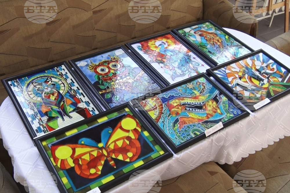 Ямбол - училище „Св. Климент Охридски“ - изложба - патронен празник