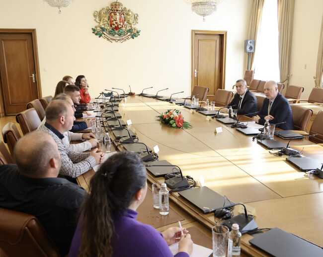 Капиталът на „Напоителни системи“ ще бъде увеличен за възстановяване на помпената станция на язовир „Пясъчник“, каза премиерът Росен Желязков