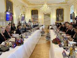 Министърът на образованието и науката Красимир Вълчев участва в срещата „Бъдещето на изкуствения интелект в образованието“, организирана от ОИСР и правителството на Словакия. Снимка: МОН