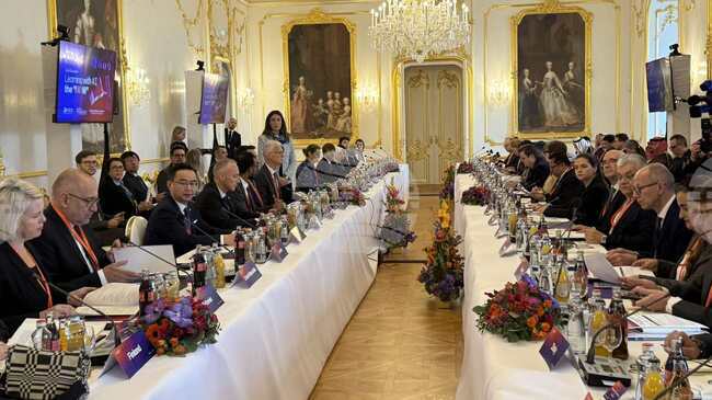 Minister Valchev Takes Part in Meeting on Future of AI in Education Hosted by OECD, Slovak Government