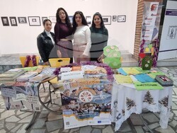 Шумен - университет - щанд „Коледна поща на мечтите“